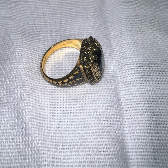 Alexander McQueen Black and Gold Statement Ring - Picture 5 of 6